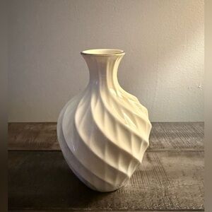 Lennox small flower vase